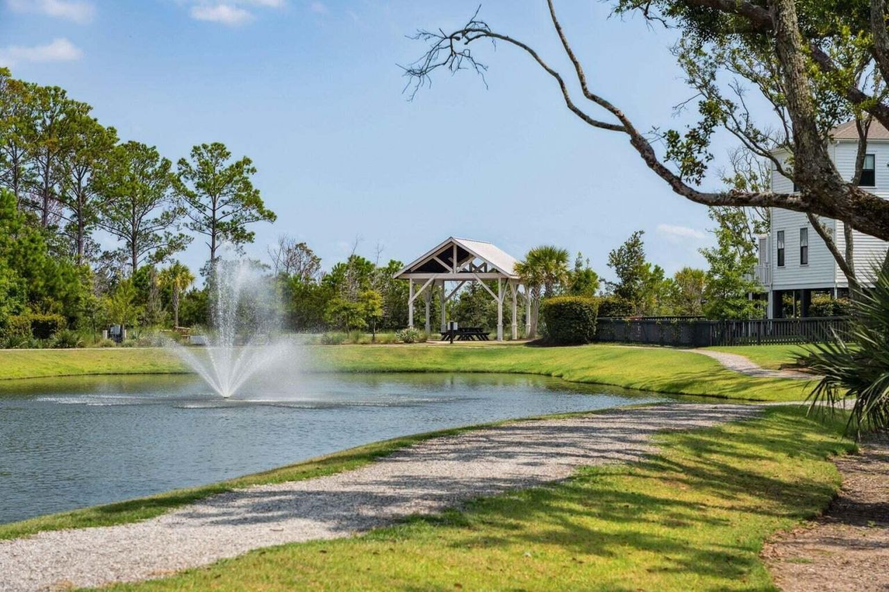 1621 Prince Edward Street Photo 56