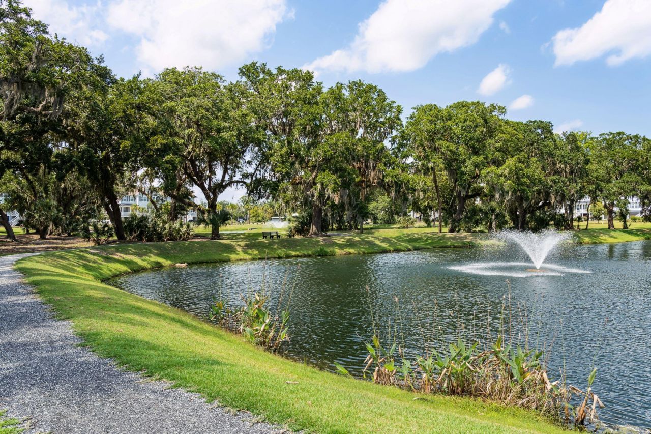 1621 Prince Edward Street Photo 57