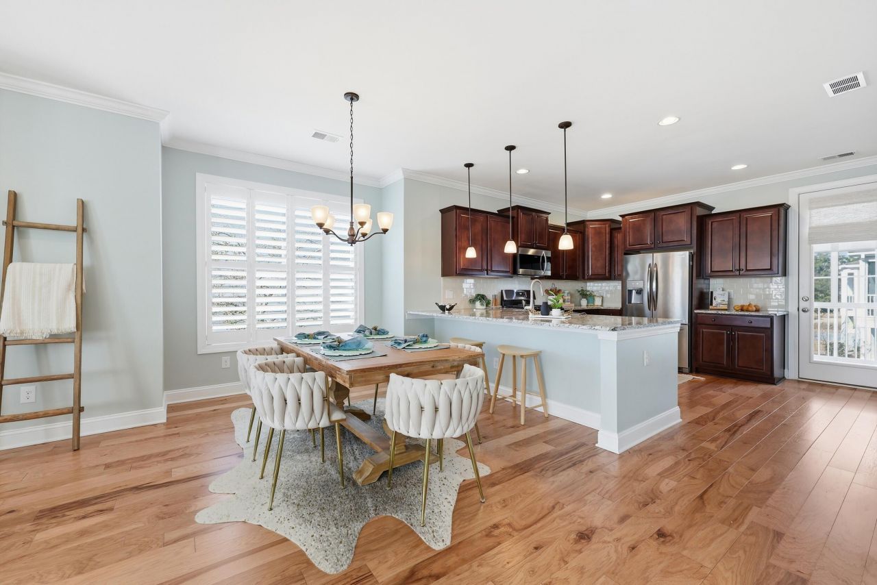 1621 Prince Edward Street Photo 9