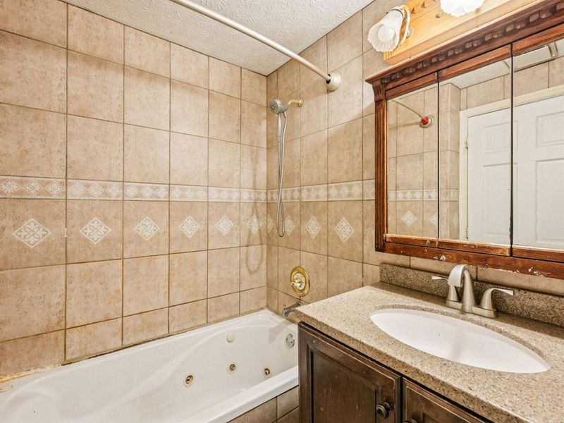 6726 Deepwood Court , Reynoldsburg, OH 43068 Photo 18