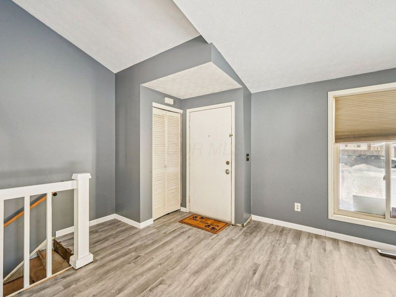 6726 Deepwood Court, Reynoldsburg, OH 43068 Photo 4