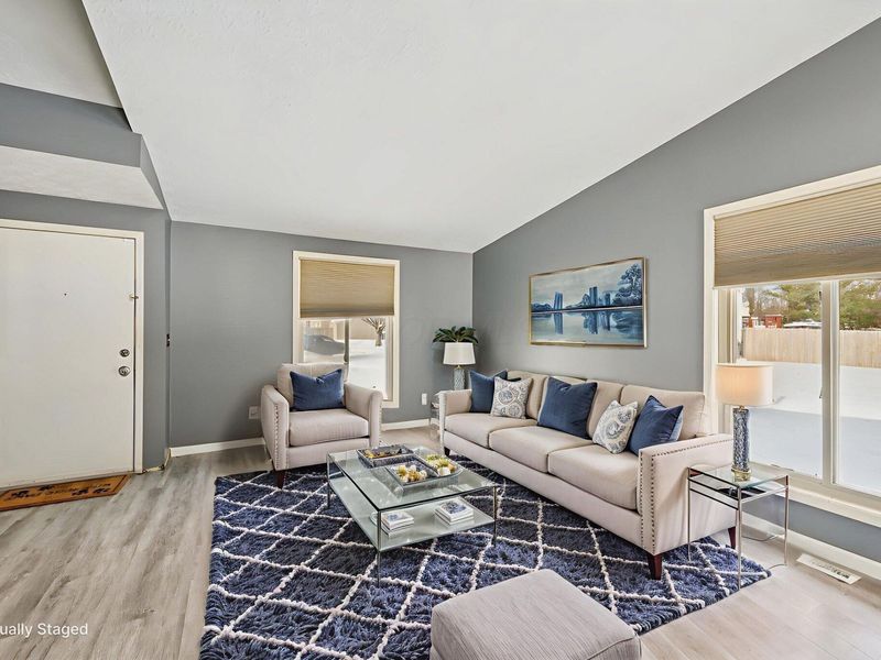 6726 Deepwood Court, Reynoldsburg, OH 43068 Photo 5