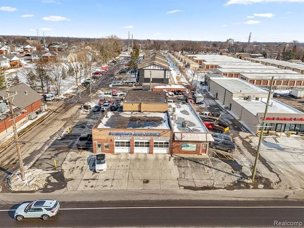 2401 Fort Street , Trenton, MI 48183