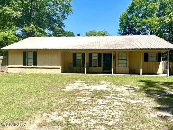 206 Glenwood Drive, Carriere, MS 39426