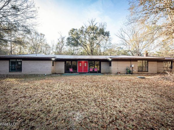 3040 Pabst Road, Ocean Springs, MS 39564