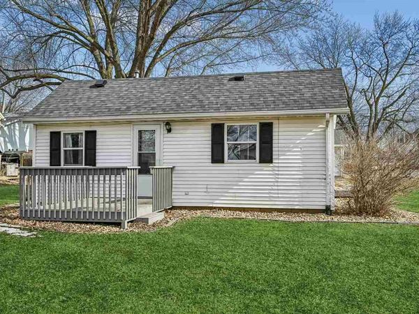 400 Wilson Street, Walker, IA 52352