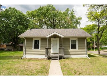 3555 Queen Ave N, Minneapolis, MN 55412