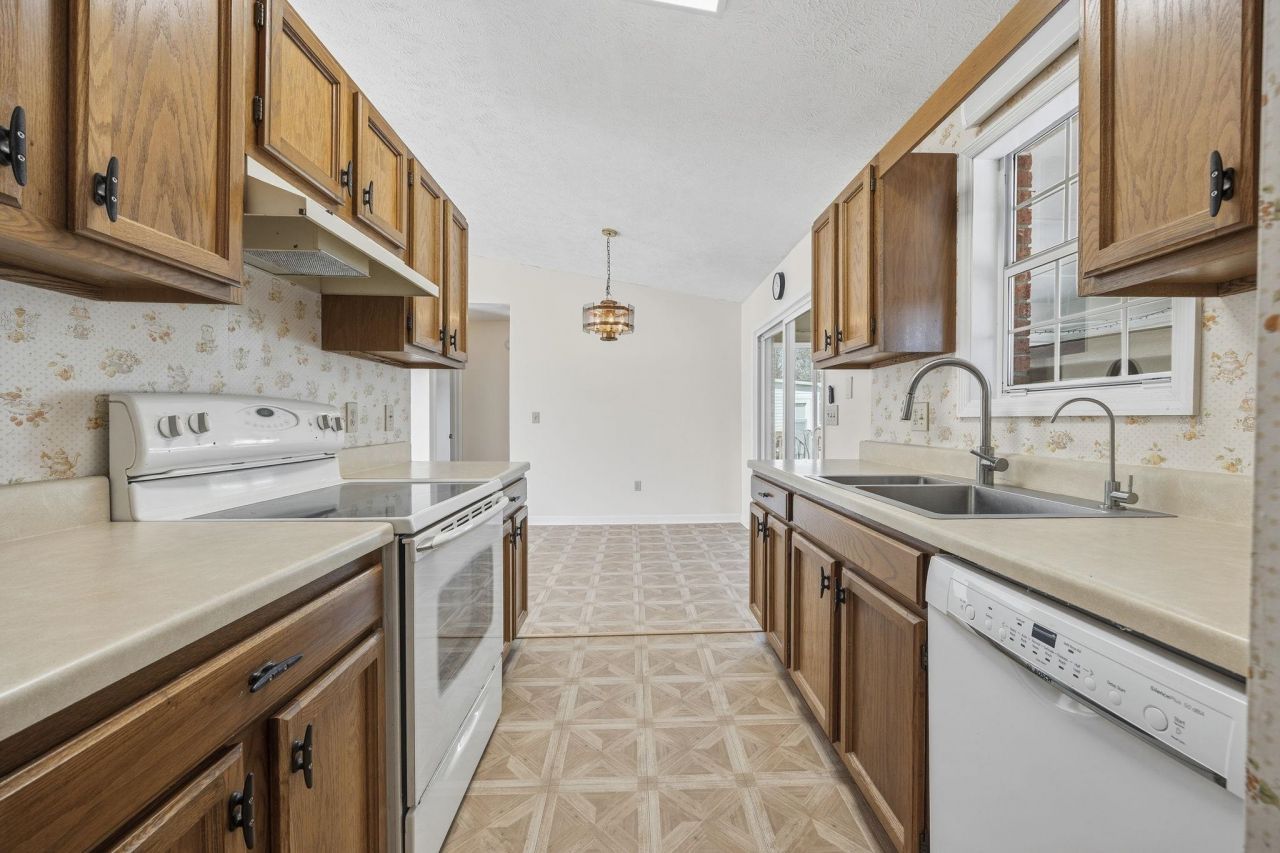 1145 Forest Dr. Photo 13