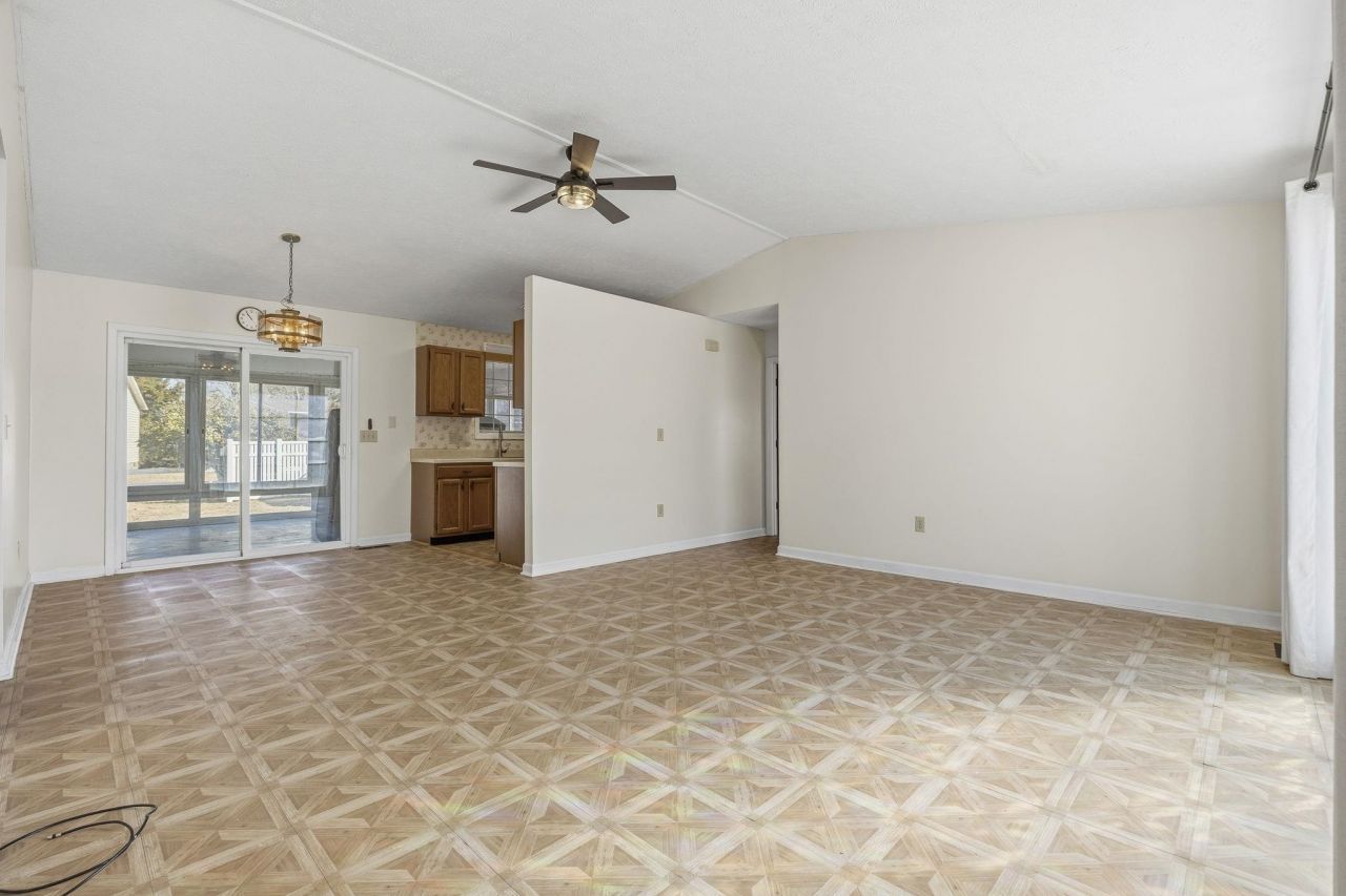 1145 Forest Dr. Photo 7