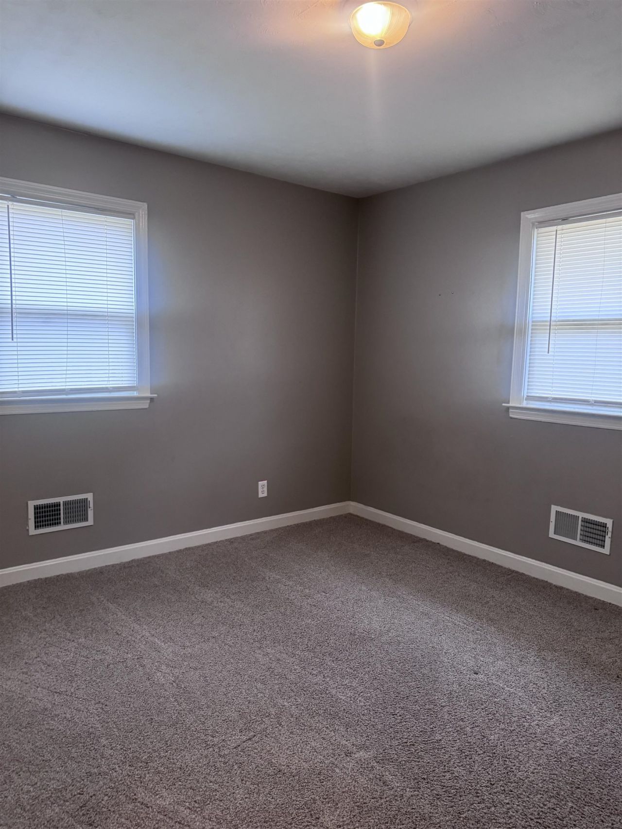 302 W 1st Ave. N Photo 6