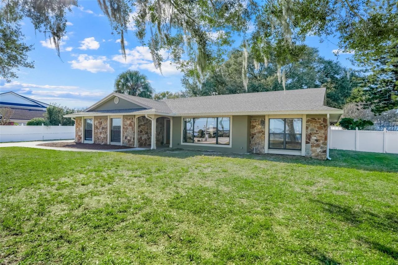 3111 Lakeshore Drive, Mount Dora, FL 32757 Photo