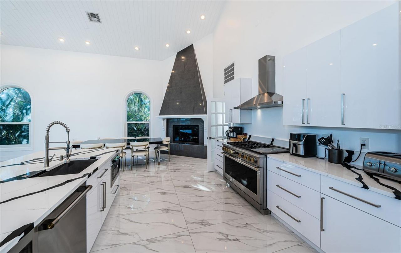 5212 62nd Avenue S, Saint Petersburg, FL 33715 Photo