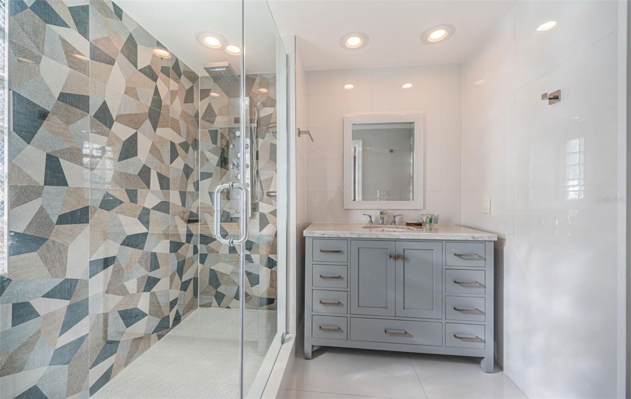 5212 62nd Avenue S, Saint Petersburg, FL 33715 Photo