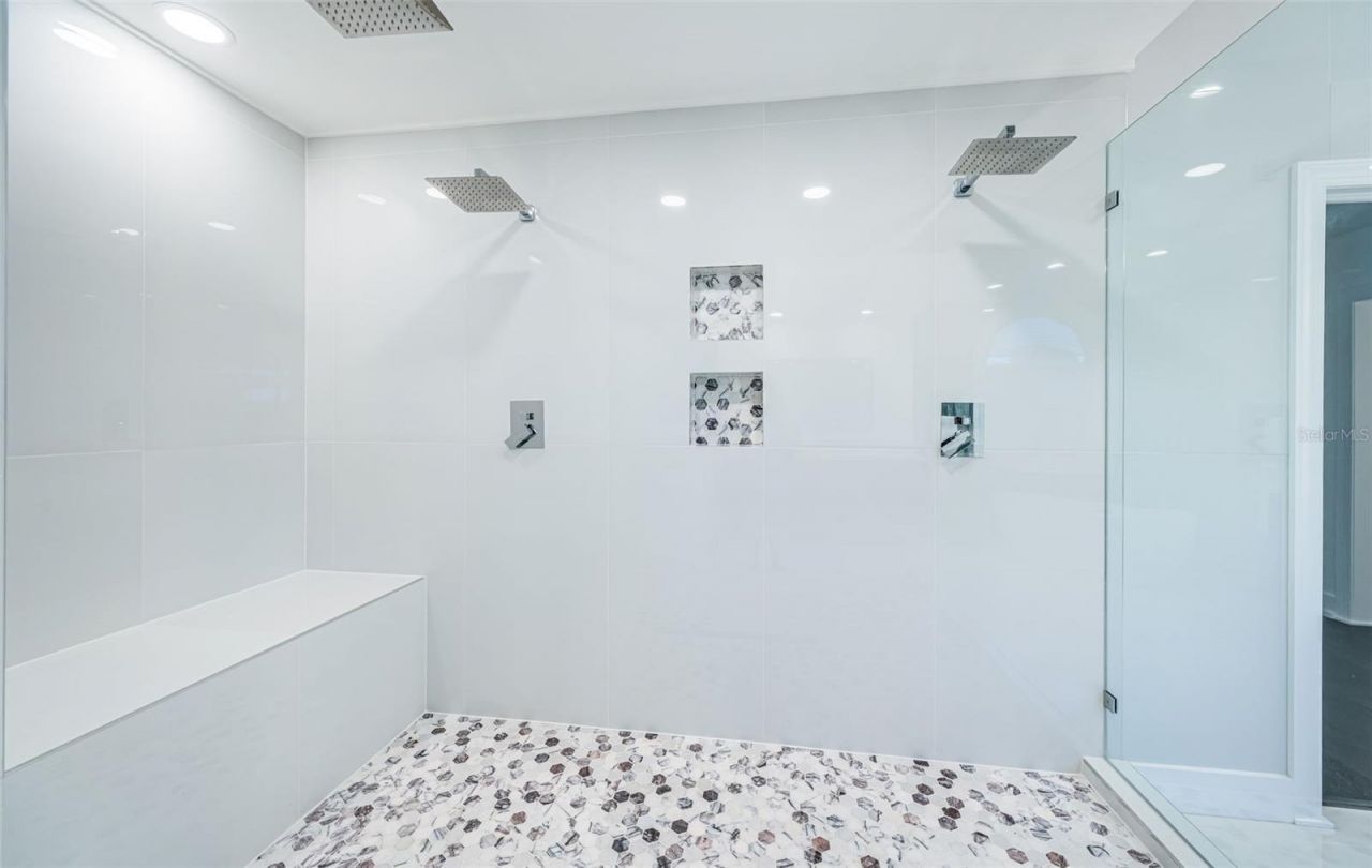 5212 62nd Avenue S, Saint Petersburg, FL 33715 Photo