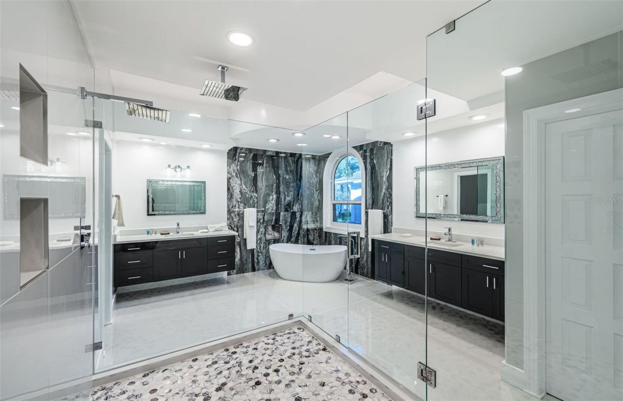 5212 62nd Avenue S, Saint Petersburg, FL 33715 Photo