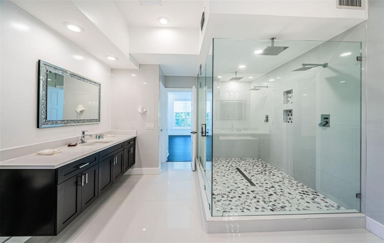 5212 62nd Avenue S, Saint Petersburg, FL 33715 Photo