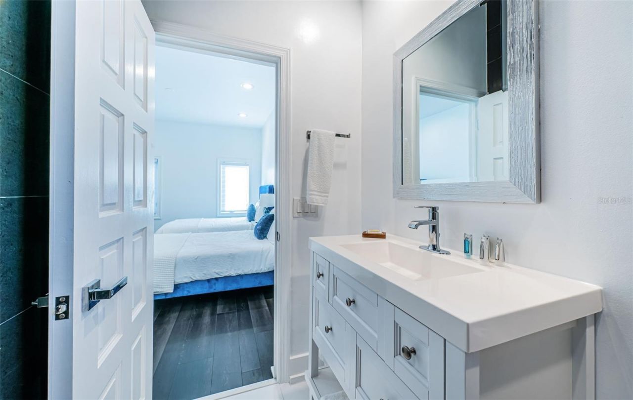 5212 62nd Avenue S, Saint Petersburg, FL 33715 Photo