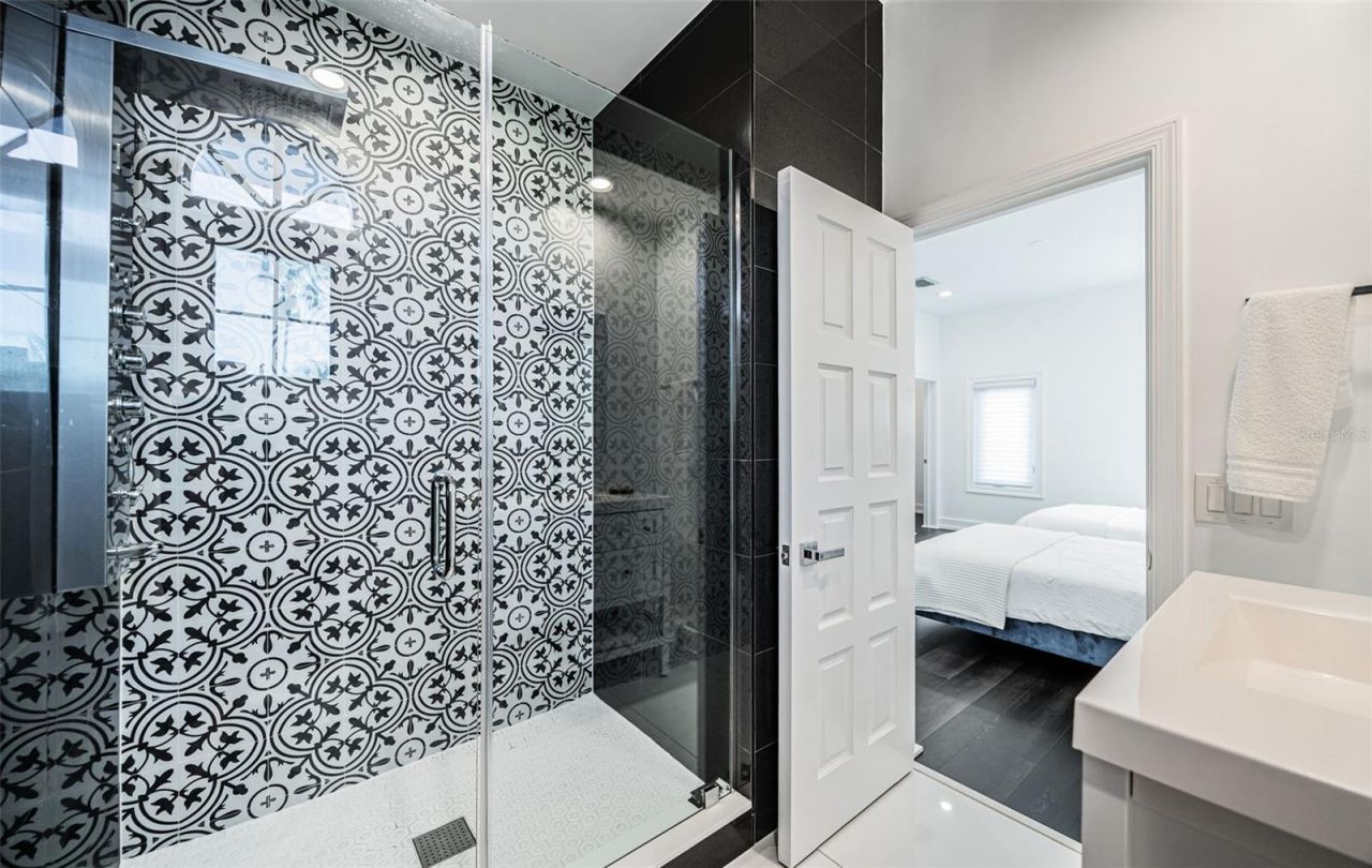 5212 62nd Avenue S, Saint Petersburg, FL 33715 Photo