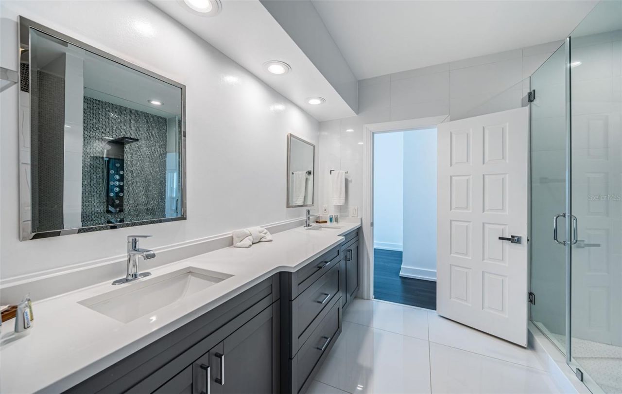 5212 62nd Avenue S, Saint Petersburg, FL 33715 Photo