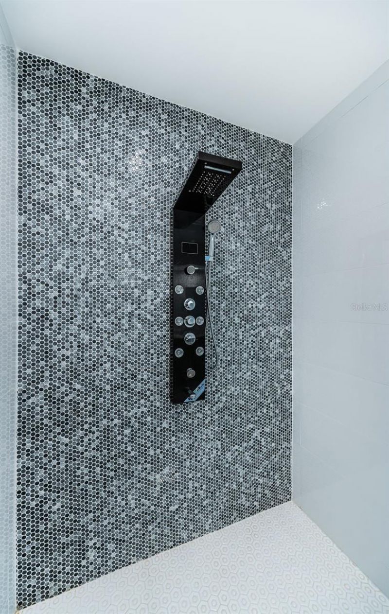 5212 62nd Avenue S, Saint Petersburg, FL 33715 Photo