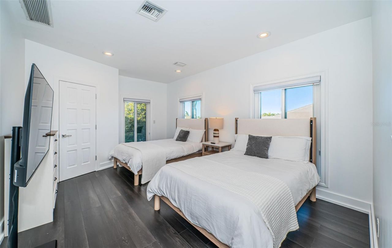 5212 62nd Avenue S, Saint Petersburg, FL 33715 Photo