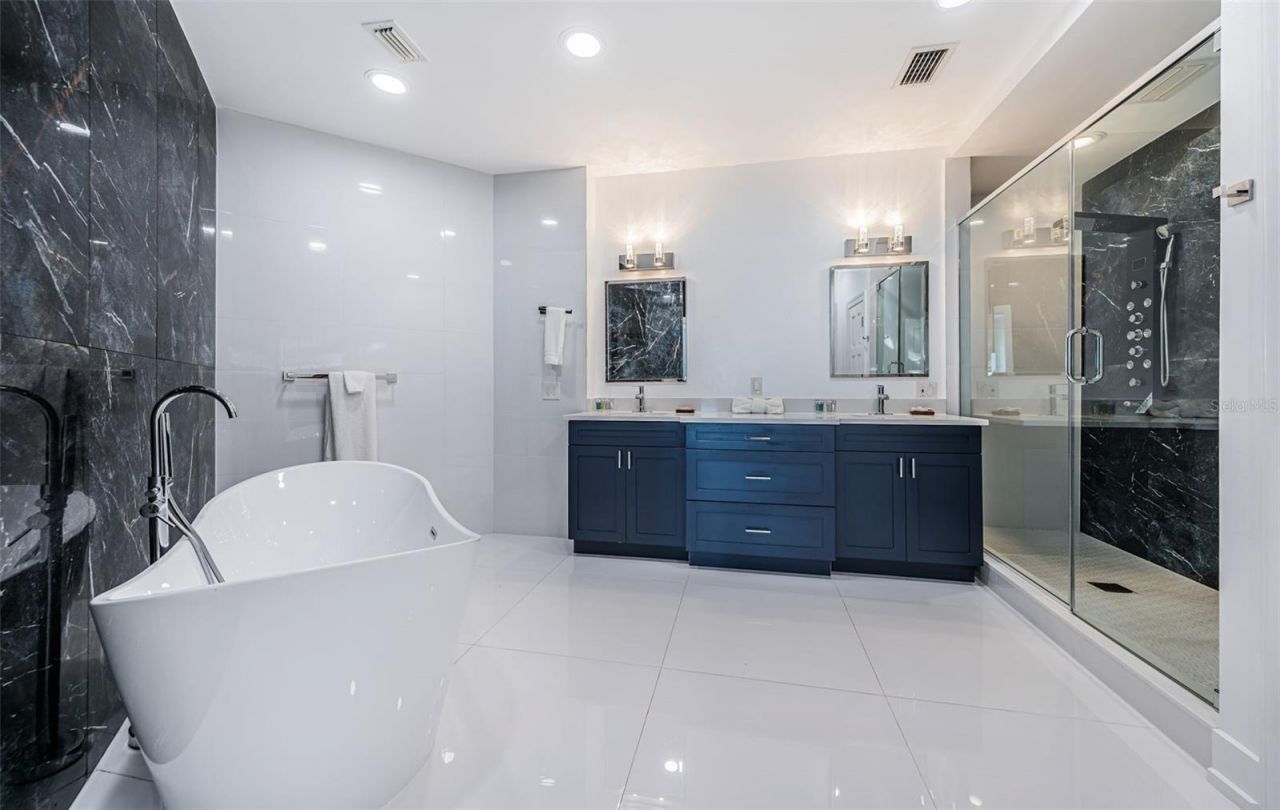 5212 62nd Avenue S, Saint Petersburg, FL 33715 Photo