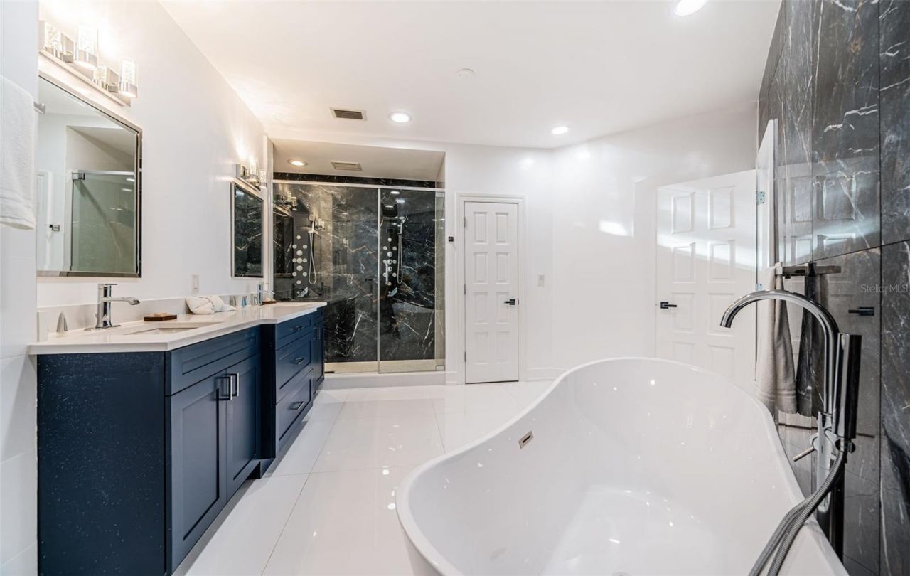 5212 62nd Avenue S, Saint Petersburg, FL 33715 Photo