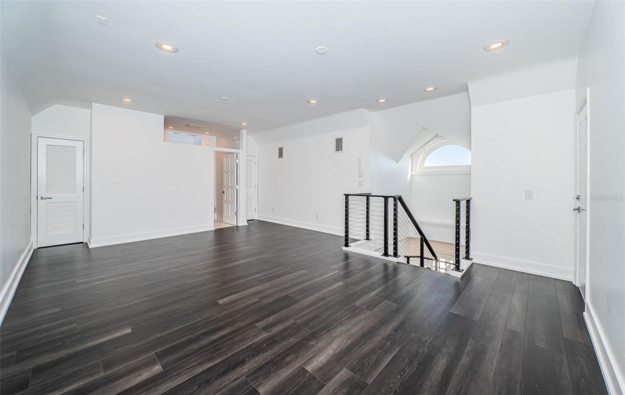 5212 62nd Avenue S, Saint Petersburg, FL 33715 Photo