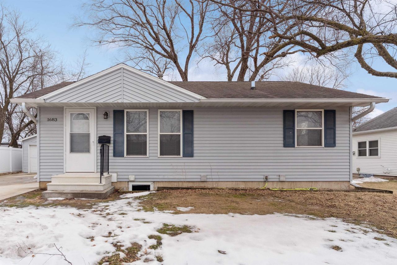 1683 Cherry Hills Drive, Waterloo, IA 50703 Main Photo