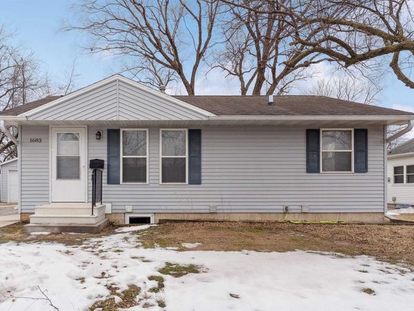 1683 Cherry Hills Drive, Waterloo, IA 50703