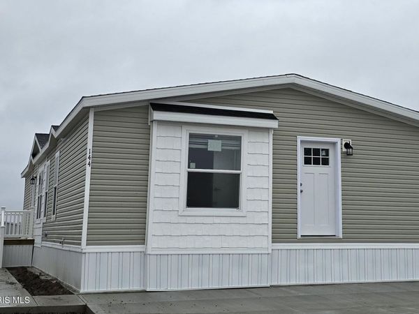 27484 Oregon Road, Perrysburg, OH 43551