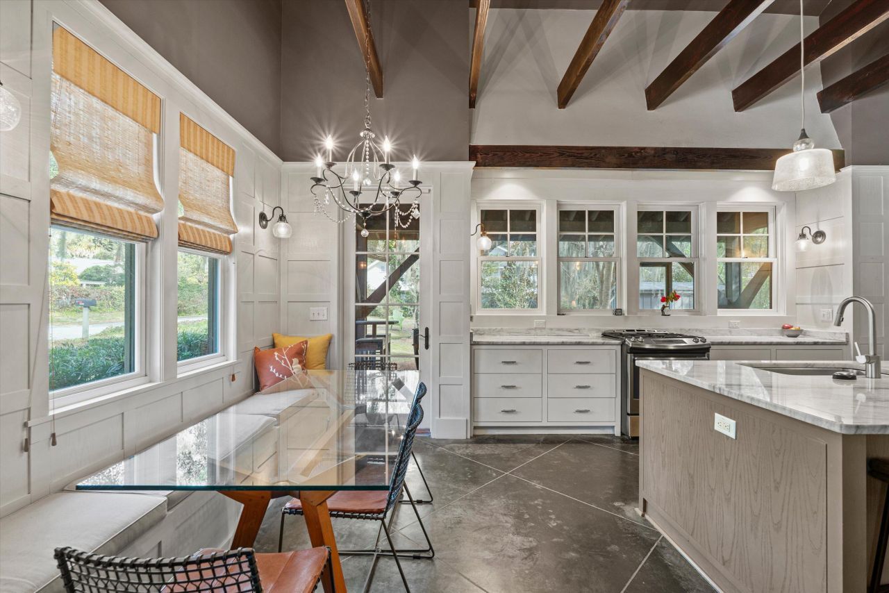 2302 Stuart Street Photo 13