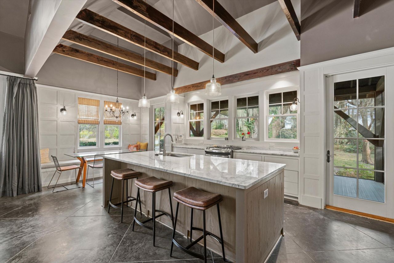 2302 Stuart Street Photo 16