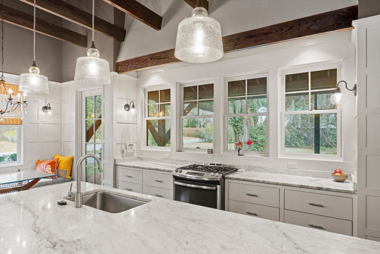 2302 Stuart Street Photo 17