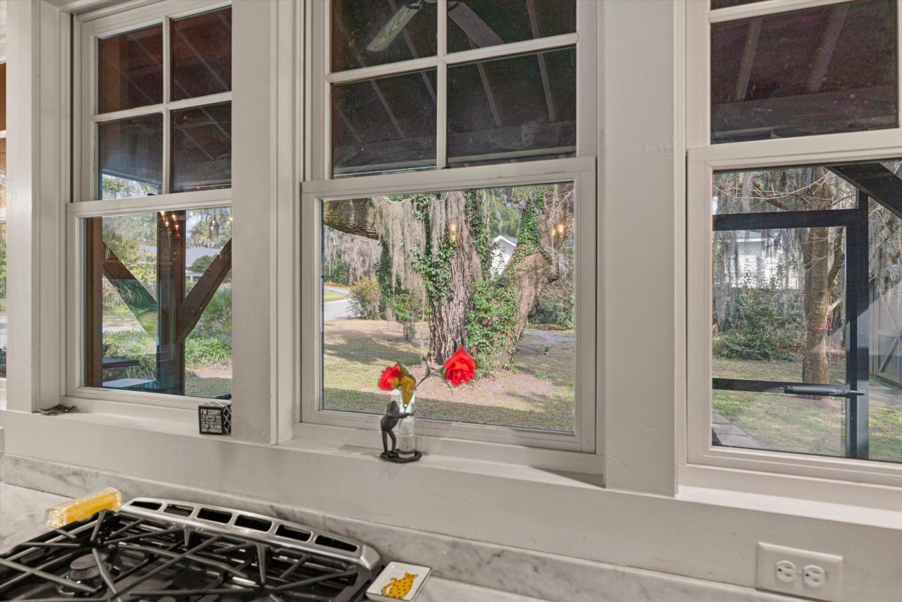 2302 Stuart Street Photo 21