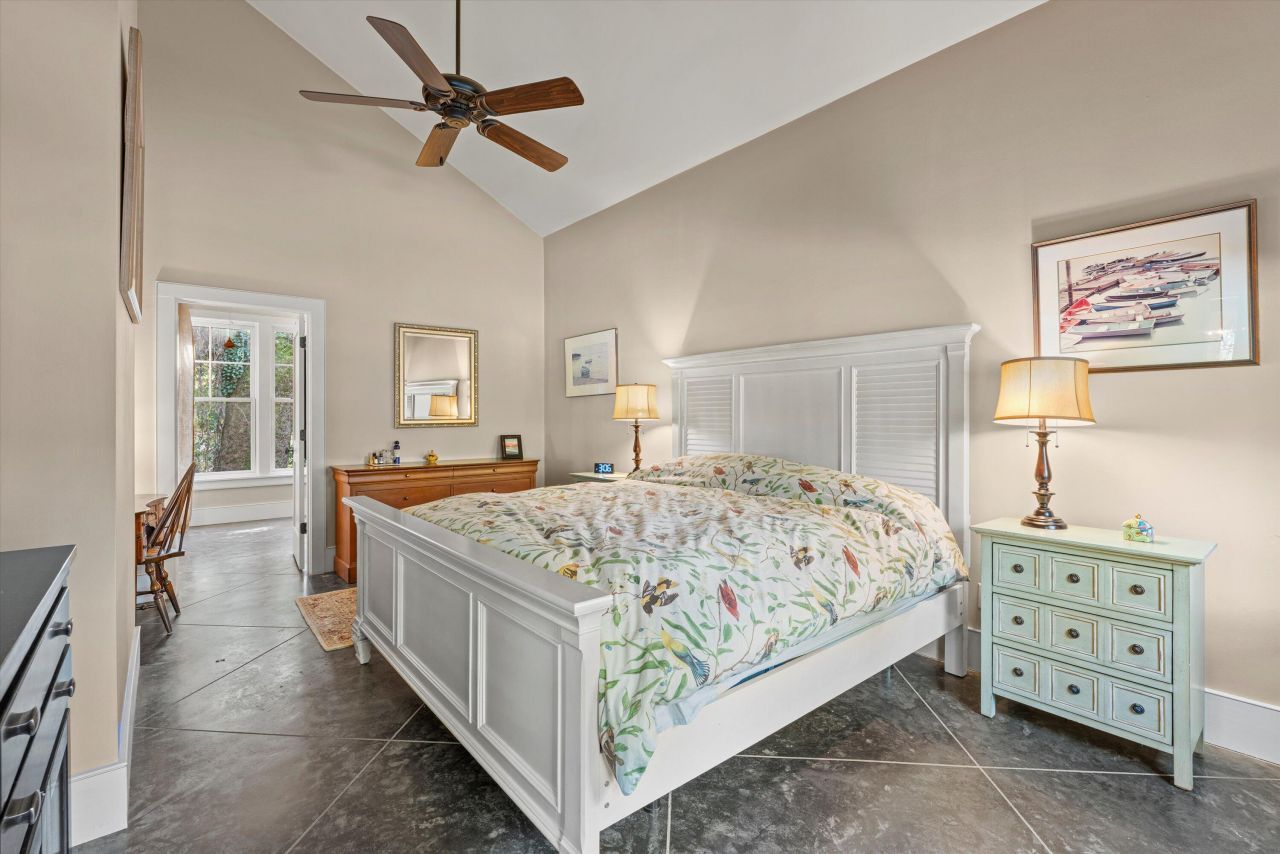 2302 Stuart Street Photo 22