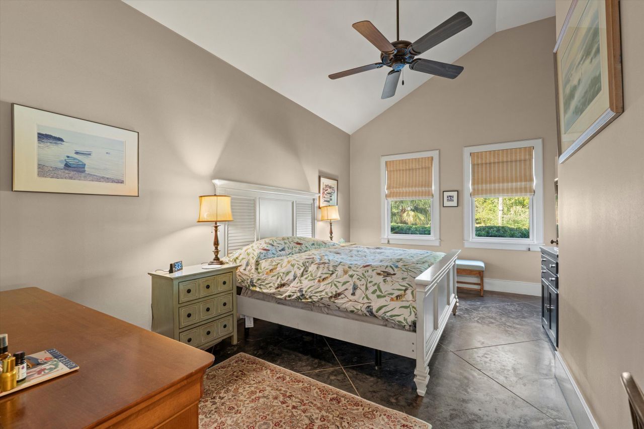 2302 Stuart Street Photo 23