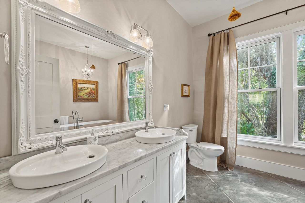 2302 Stuart Street Photo 24