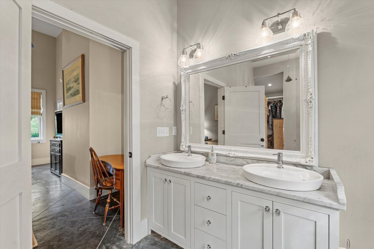 2302 Stuart Street Photo 25