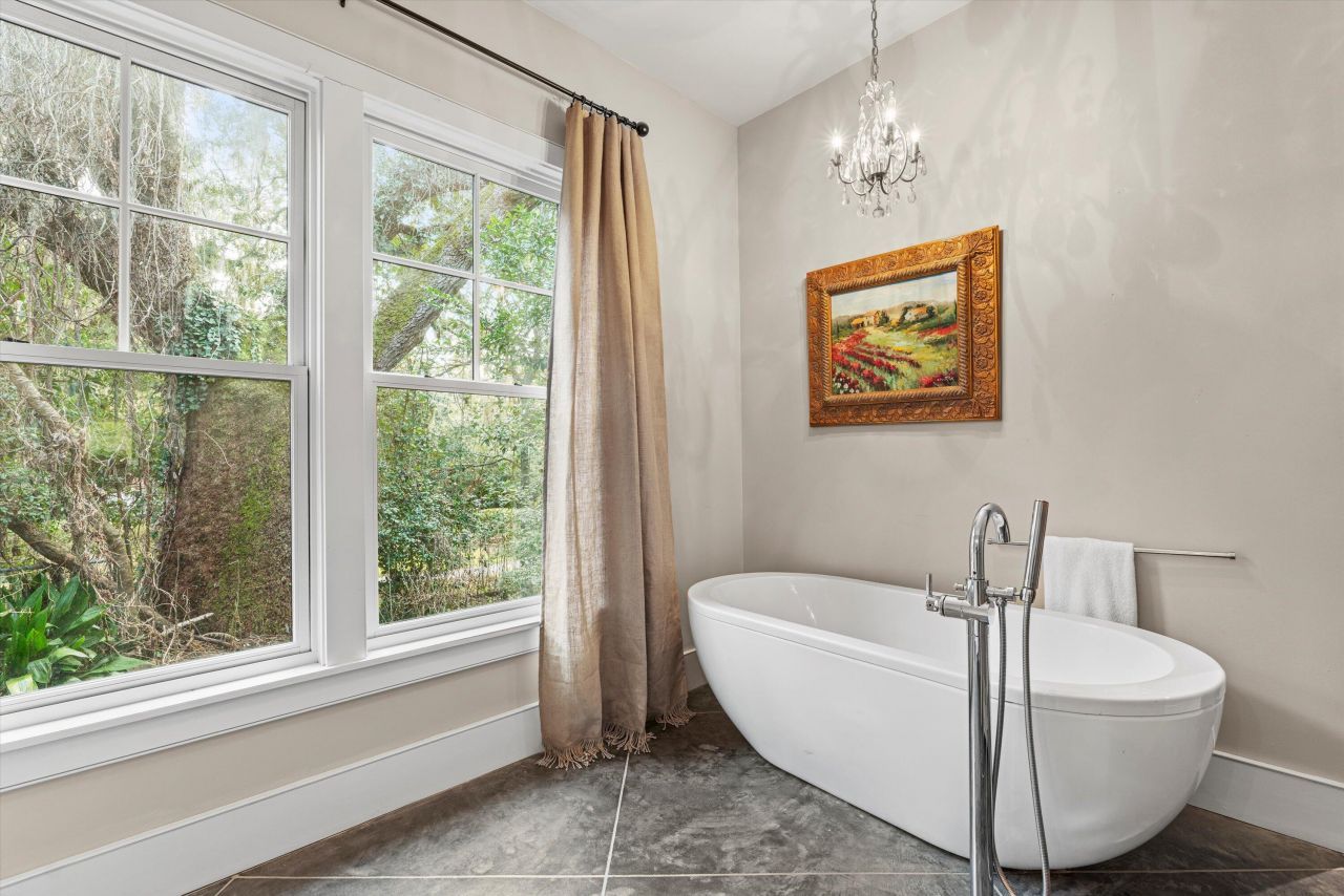 2302 Stuart Street Photo 26