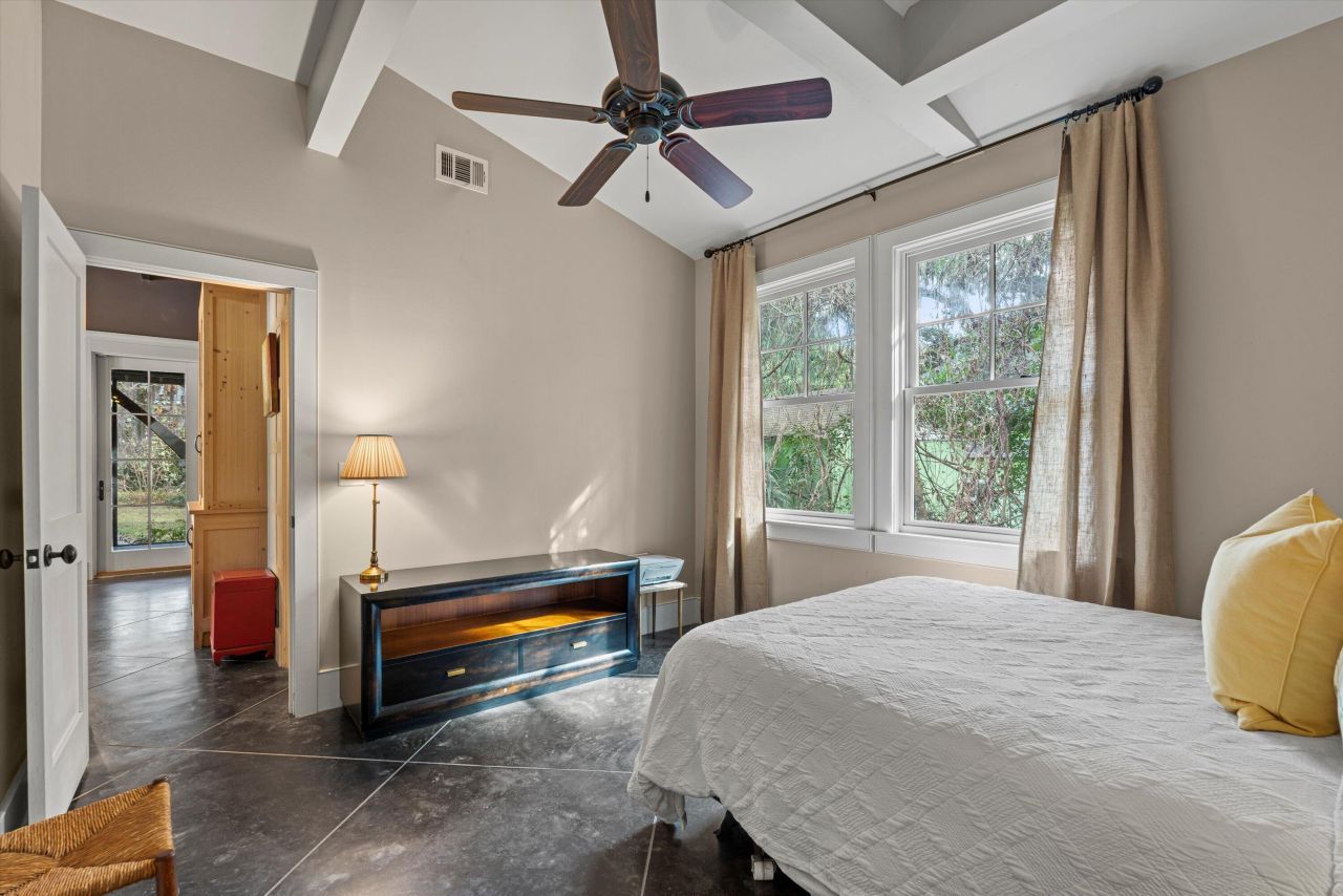 2302 Stuart Street Photo 29