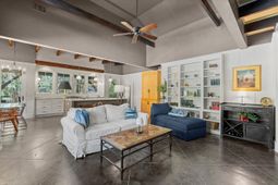 2302 Stuart Street photo 4