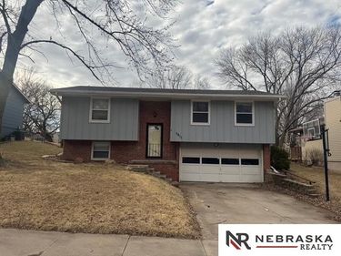 5811 Queens Drive, Lincoln, NE 68516
