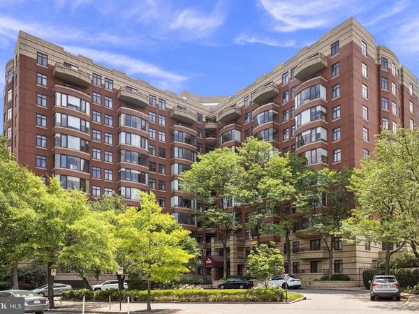 2400 CLARENDON BOULEVARD, UNIT #704, ARLINGTON, VA 22201