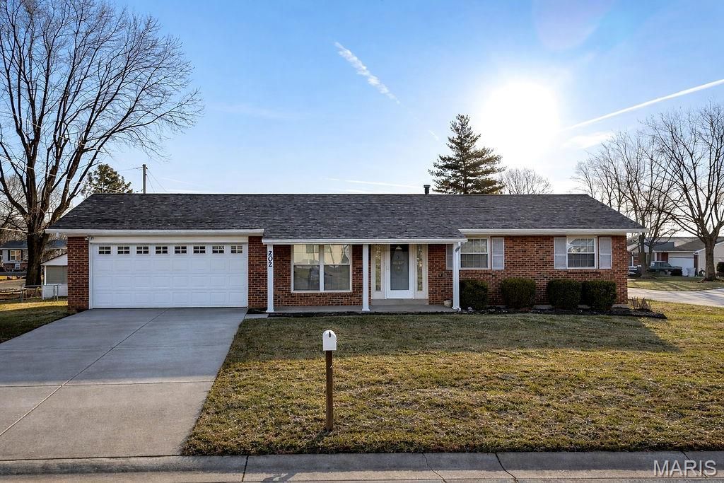 202 Meadowbrook Drive, Farmington, MO 63640 Main Photo