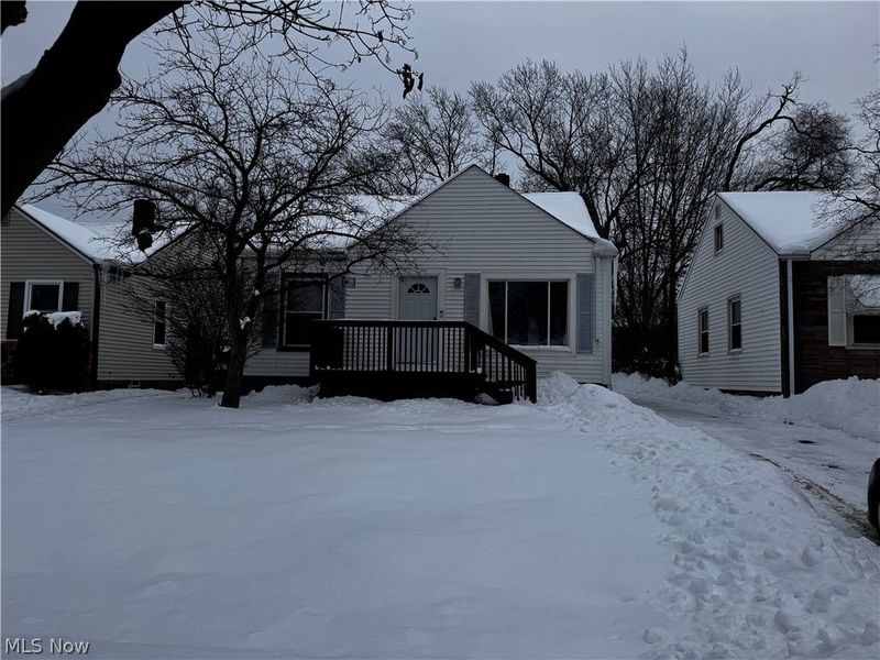 541 Helper Drive, Bedford, OH 44146 Photo 1