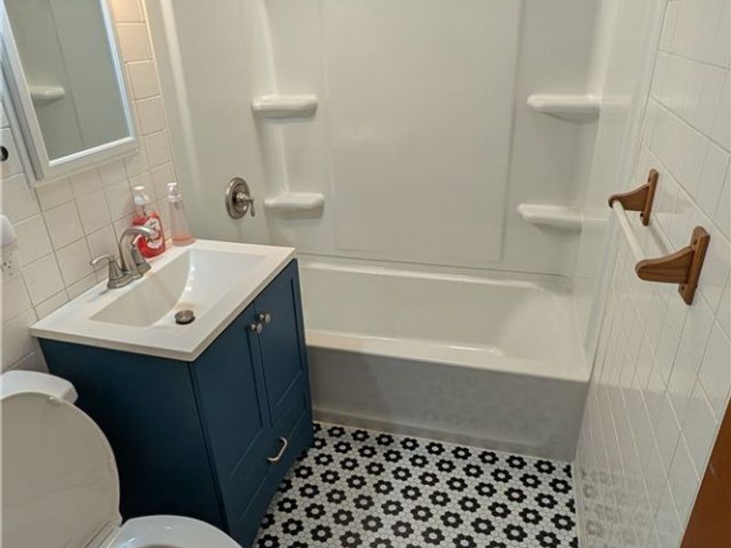 541 Helper Drive, Bedford, OH 44146 Photo 10