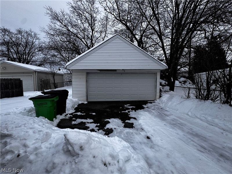 541 Helper Drive, Bedford, OH 44146 Photo 4