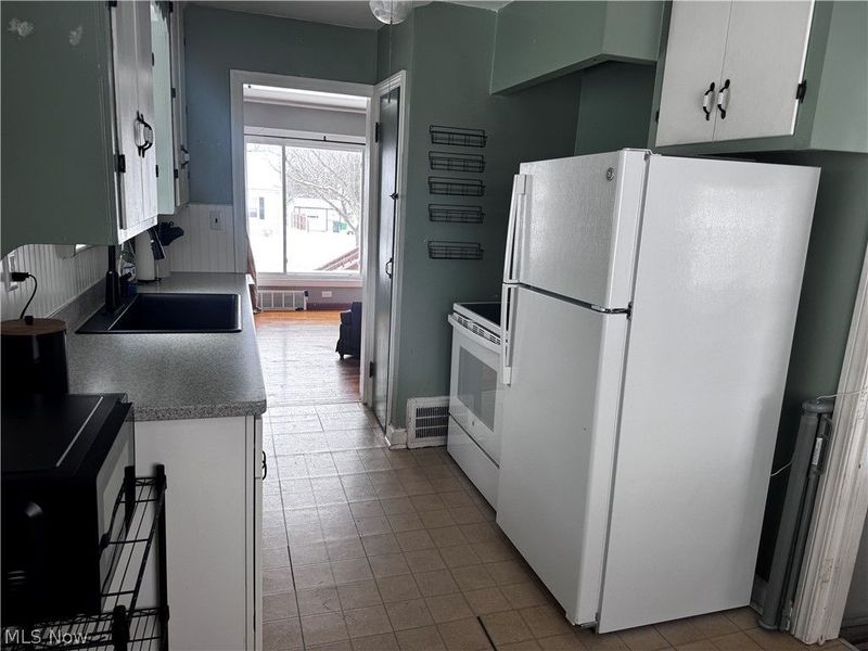 541 Helper Drive, Bedford, OH 44146 Photo 7