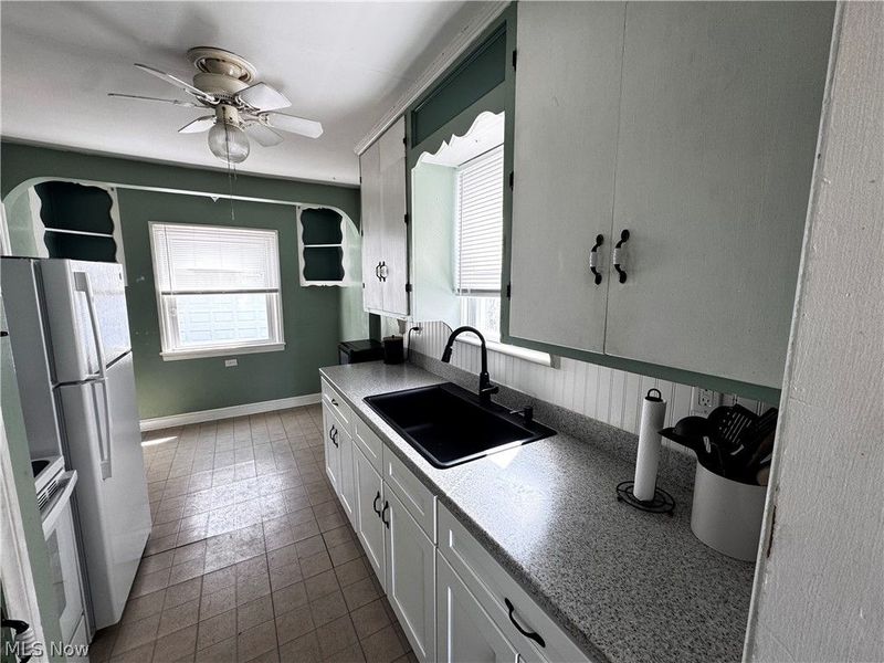 541 Helper Drive, Bedford, OH 44146 Photo 9